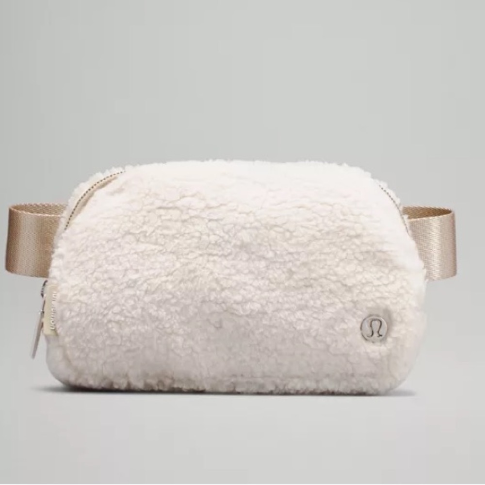 lululemon fleece belt bag 1L - light ivory - Picture 1 of 3